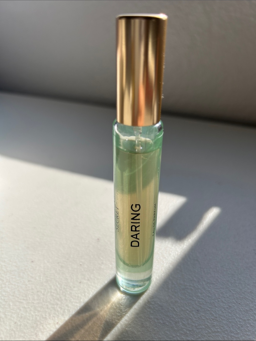 Victoria’s Secret Daring 7ml Travel Spray Gold Cap Barely Used